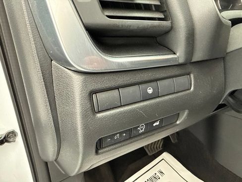 Used 2024 Nissan Rogue SV AWD/4WD image 20