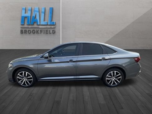 Used 2026 Volkswagen Jetta SE FWD image 3