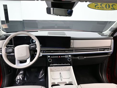 Used 2025 Hyundai Santa Fe Calligraphy FWD image 9