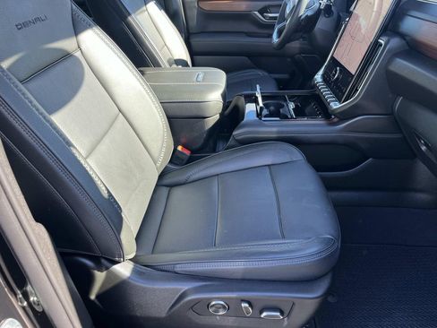 Certified 2025 GMC Yukon XL Denali w/ Sun & Power Step Package image 29