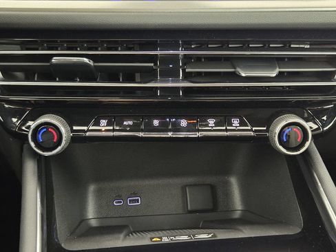 New 2026 Chevrolet Traverse LT w/ Midnight/Sport Edition FWD image 19