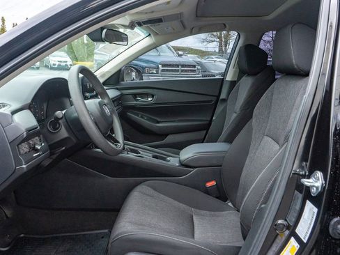 Certified 2023 Honda Accord EX image 25