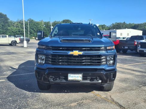 Used 2025 Chevrolet Silverado 2500 Custom w/ Custom Value Package AWD/4WD image 19