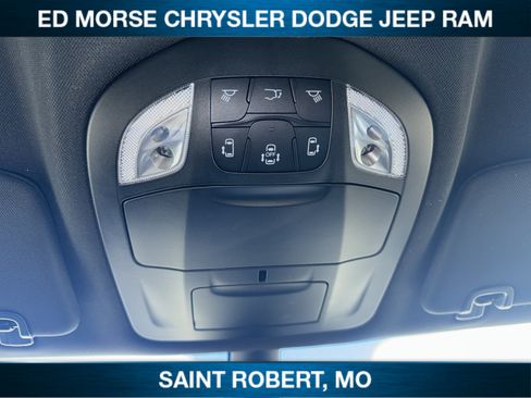 New 2027 Chrysler Pacifica Select AWD/4WD image 18