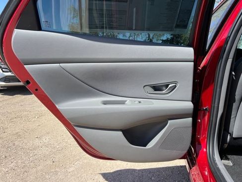 Used 2025 Hyundai Elantra Sport image 10