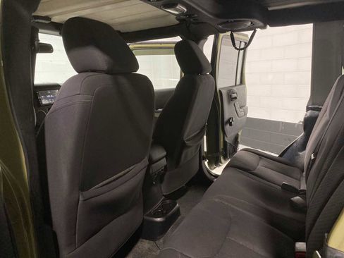 Used 2013 Jeep Wrangler Unlimited Sport image 12