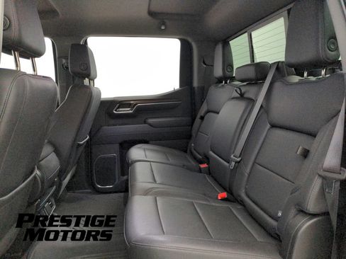Used 2024 Chevrolet Silverado 1500 LT w/ Z71 Off-Road Package AWD/4WD image 23