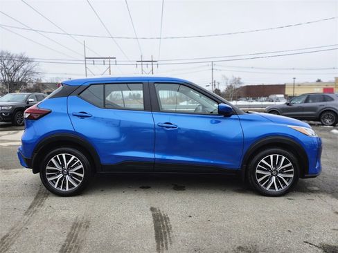 Used 2021 Nissan Kicks SV image 6