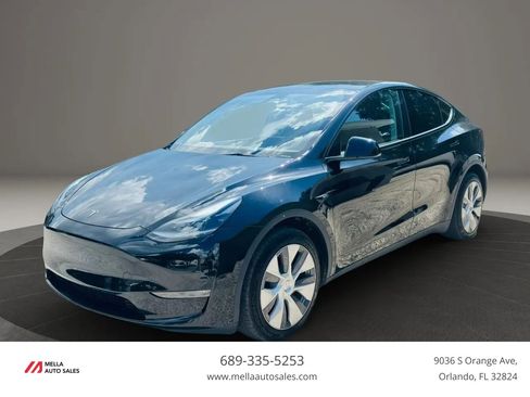 Used 2023 Tesla Model Y Long Range AWD/4WD image 1