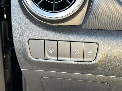 Used 2023 Hyundai Kona SEL AWD/4WD image 19