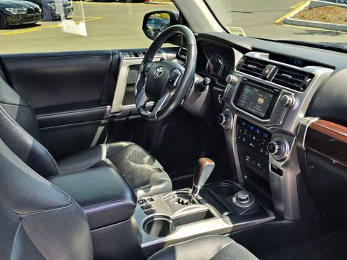 Used 2018 Toyota 4Runner Limited AWD/4WD image 10