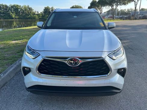 Used 2025 Toyota Highlander Limited AWD/4WD image 9