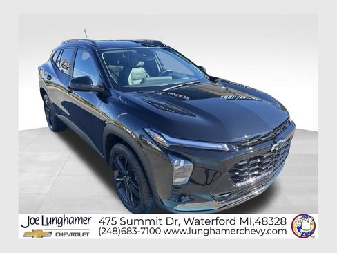 Used 2025 Chevrolet Trax ACTIV w/ Driver Confidence Package FWD image 1