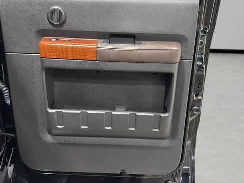 Used 2016 Ford F350 King Ranch w/ King Ranch w/Chrome Package AWD/4WD image 16