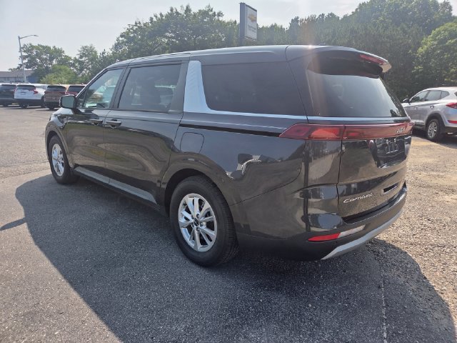Used 2022 Kia Carnival LX FWD image 7