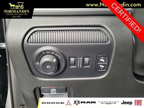 Certified 2023 Jeep Wagoneer L Series II AWD/4WD image 13