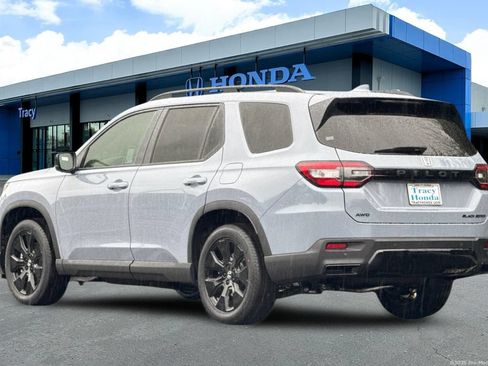Used 2026 Honda Pilot Black Edition image 10