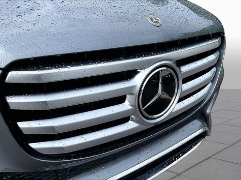 Used 2025 Mercedes-Benz GLS 450 4MATIC image 32