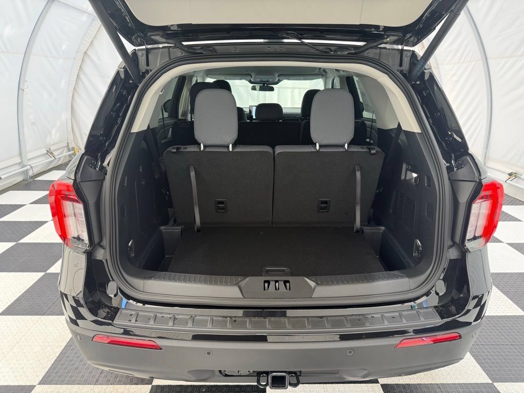 New 2025 Ford Explorer Active AWD/4WD image 4