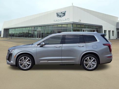 Used 2024 Cadillac XT6 Premium Luxury w/ Technology Package FWD image 3
