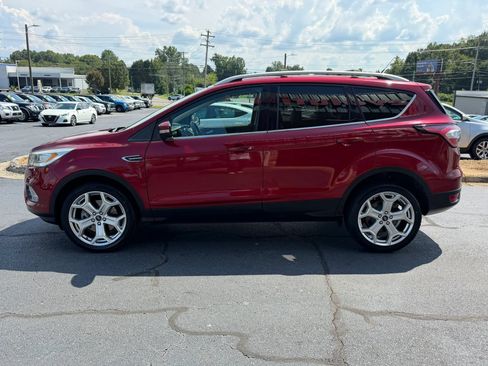 Used 2018 Ford Escape Titanium AWD/4WD image 4