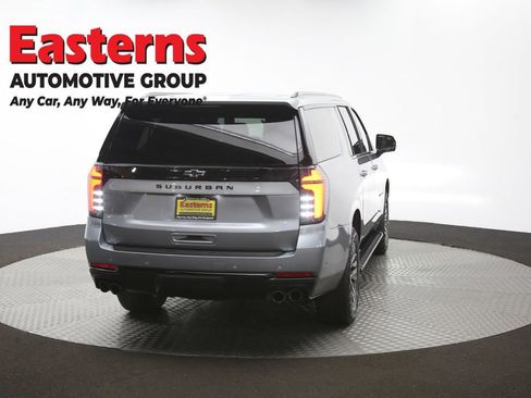 Used 2025 Chevrolet Suburban Z71 image 41