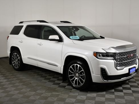 Used 2021 GMC Acadia Denali w/ Denali Ultimate Package AWD/4WD image 4