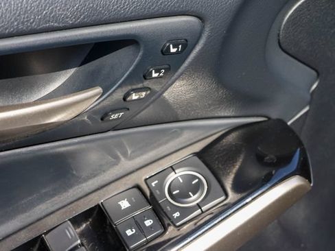 Used 2018 Lexus IS 300 AWD w/ Comfort Package image 11