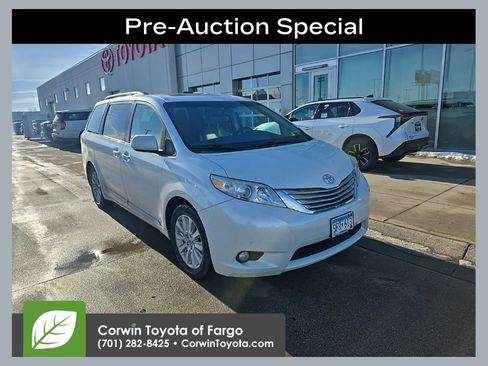 Used 2012 Toyota Sienna Limited image 1
