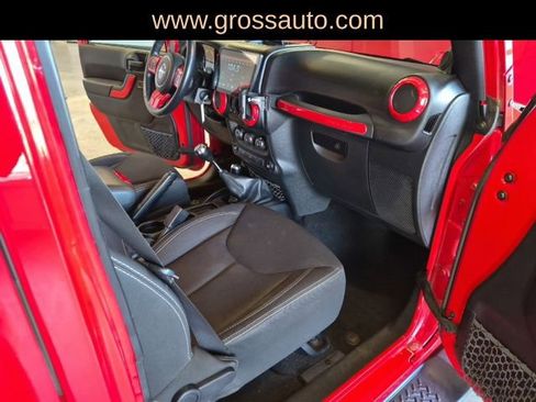 Used 2014 Jeep Wrangler Unlimited Sahara w/ Connectivity Group image 30