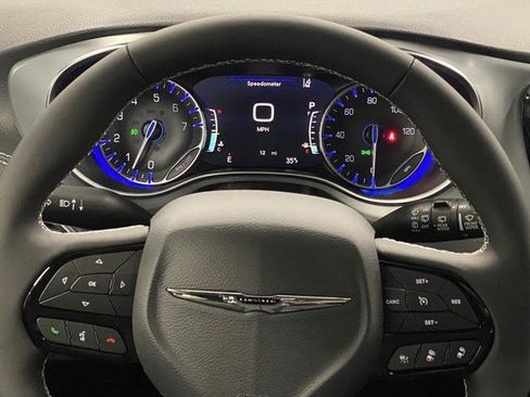 New 2026 Chrysler Pacifica Limited w/ S Appearance Package image 18