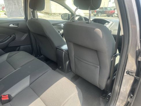 Used 2012 Ford Focus SE FWD image 30