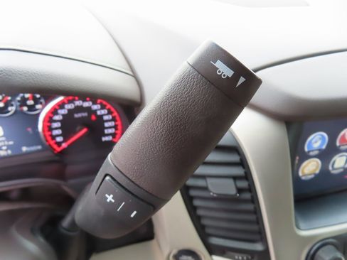 Used 2016 GMC Yukon XL Denali w/ Open Road Package image 28