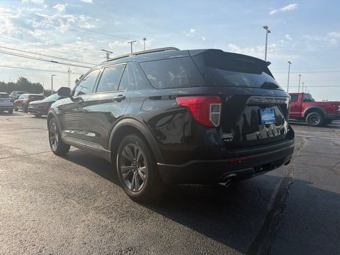 Used 2023 Ford Explorer XLT w/ Equipment Group 202A AWD/4WD image 7