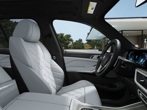 Used 2025 BMW X5 xDrive50e w/ Premium Package image 36