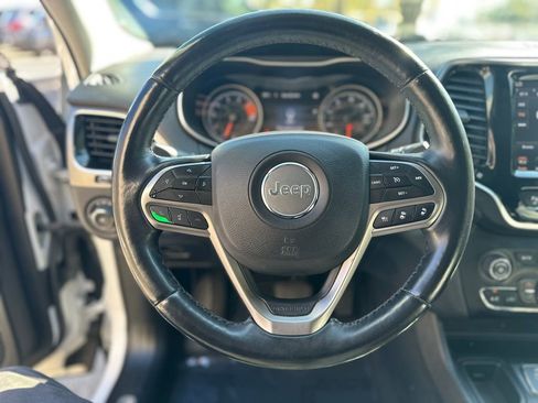 Used 2019 Jeep Cherokee Limited w/ Technology Group image 16