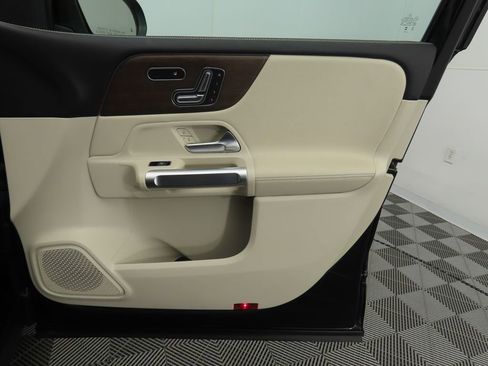 Certified 2023 Mercedes-Benz GLB 250 image 25