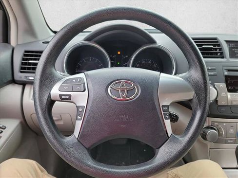 Used 2012 Toyota Highlander 4WD w/ Tech Pkg image 19