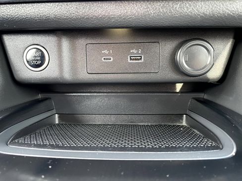 Used 2022 Nissan Rogue SV image 17