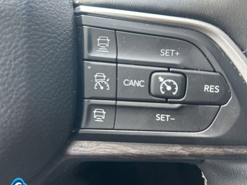 Used 2023 Jeep Grand Cherokee Limited AWD/4WD image 22