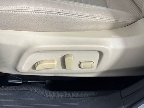 Used 2017 Subaru Outback 2.5i Premium image 9