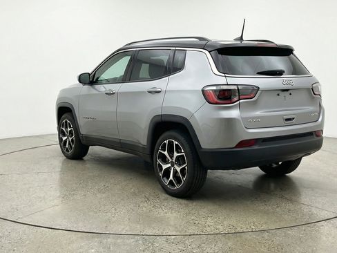 Used 2025 Jeep Compass Limited image 6