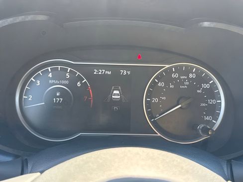 Used 2025 Nissan Versa SV FWD image 15