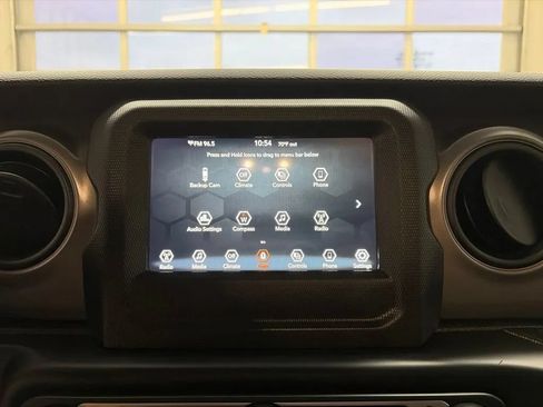 Used 2022 Jeep Wrangler Unlimited Sport AWD/4WD image 25