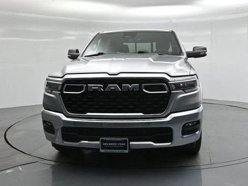 Used 2025 RAM 1500 2WD Crew Cab image 20
