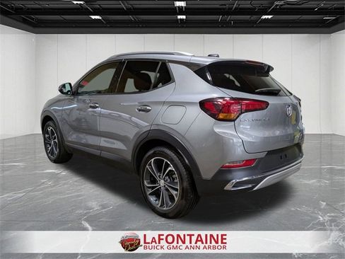 Certified 2023 Buick Encore GX Essence image 3