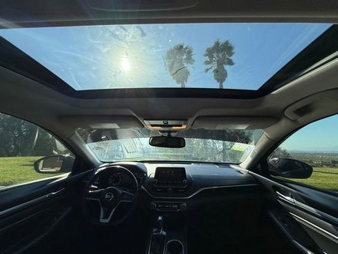 Used 2019 Nissan Altima 2.5 SV image 16