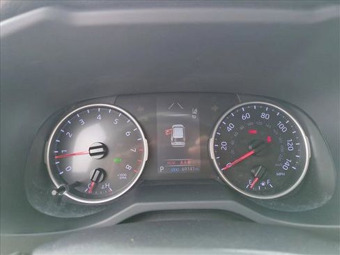 Used 2020 Toyota RAV4 XLE image 11