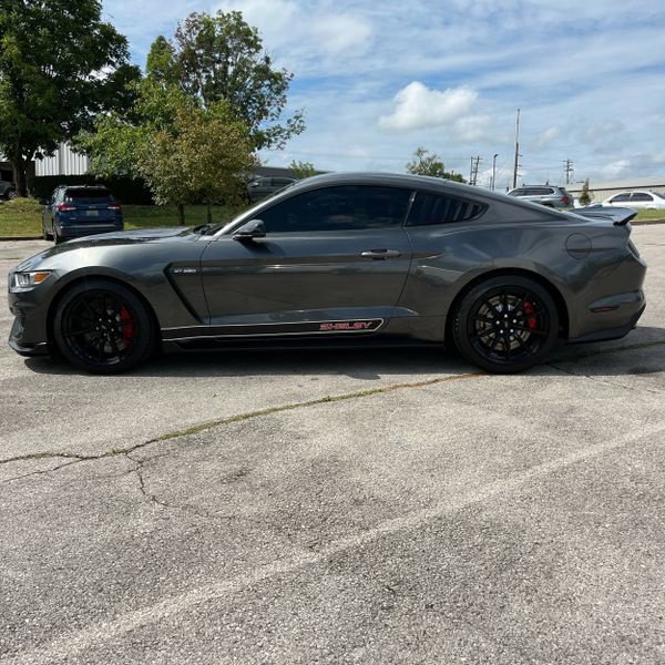 Used 2016 Ford Mustang Shelby GT350 w/ Technology Package RWD image 4