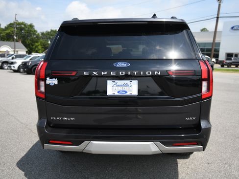 Used 2025 Ford Expedition Max Platinum w/ Driver's Package AWD/4WD image 8